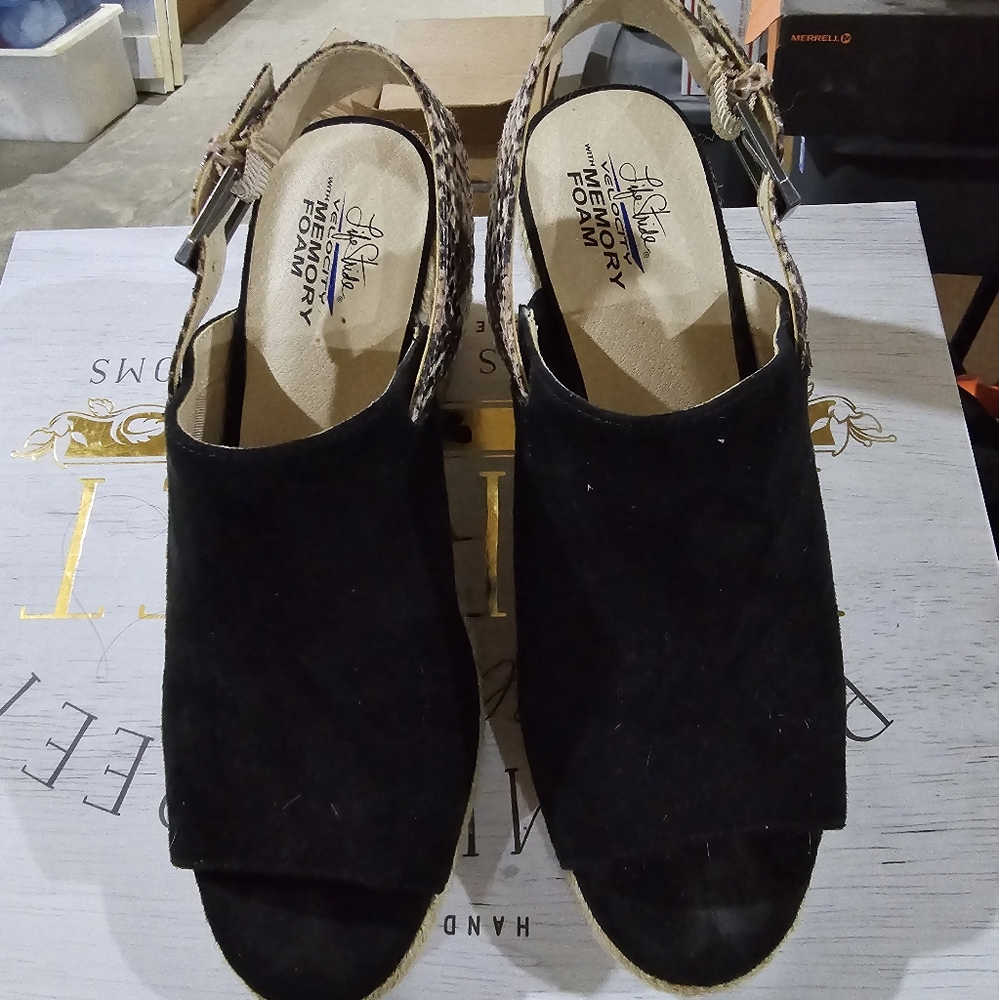 Women's life stride mule wedge size 8 black
